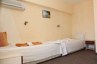Отель Salena Hotel Приморско Двухместный номер с 2 отдельными кроватями-1